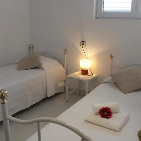 Agi Residencial Almadraba *